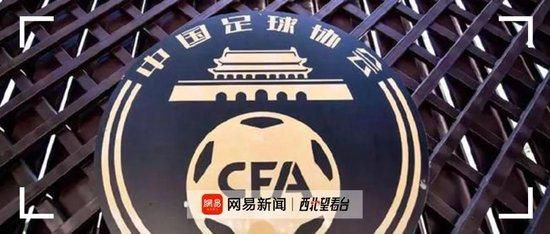 在ktv被两个男人吃奶